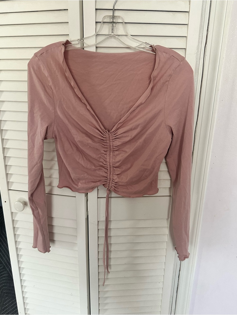 SHEIN Dusty Rose Ruched V-Neck Long Sleeve Crop Top